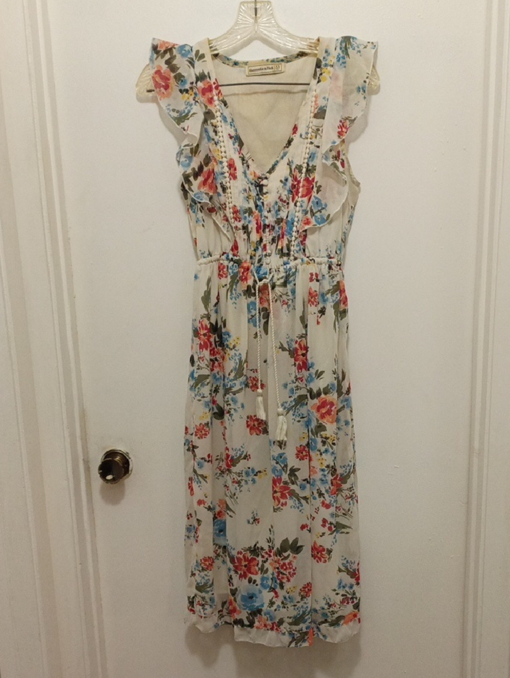 Abercrombie & Fitch Cream Floral V-Neck Dress. Details & Ruffles